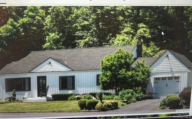 Primary Photo - 183 Main St