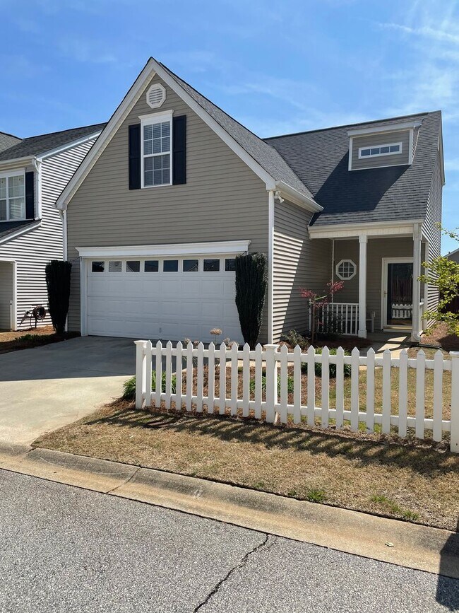 Building Photo - Lovely 3 Bedroom 2.5 bath Home in Bridges Estates, walking distance to Bridgeway Station!!