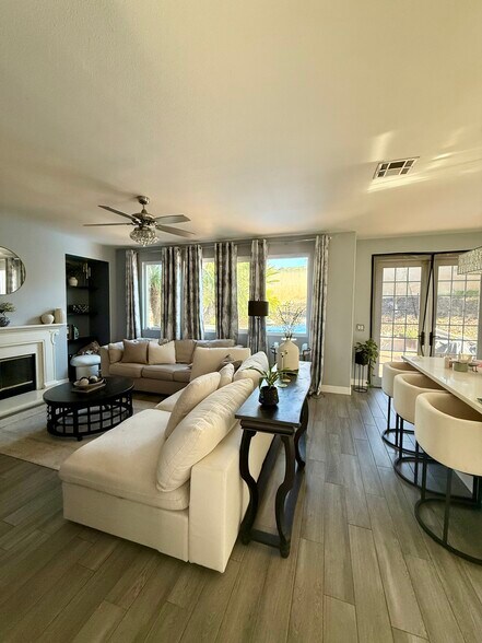 Living Room - 1035 Tesoro Ave