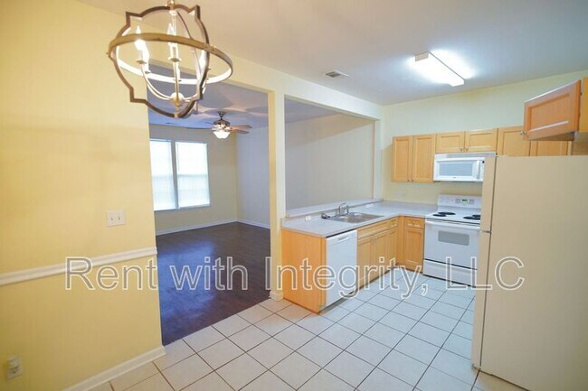 Building Photo - 3400 Old Bainbridge Rd