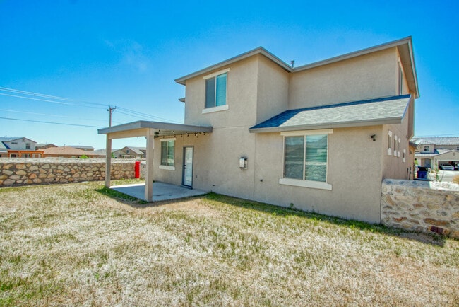 Building Photo - 7896 Enchanted Path Dr