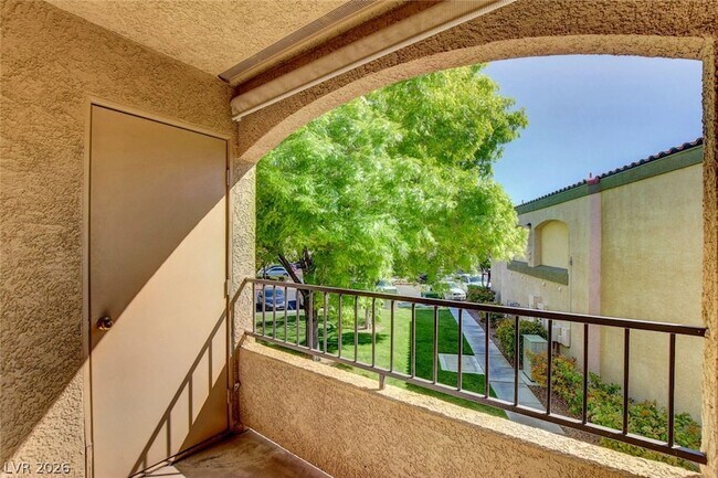 Building Photo - 7885 W Flamingo Rd