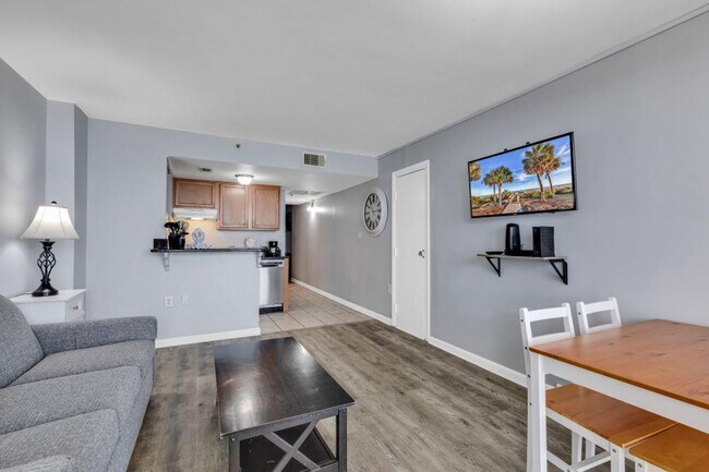 Building Photo - 2310 N Ocean Blvd