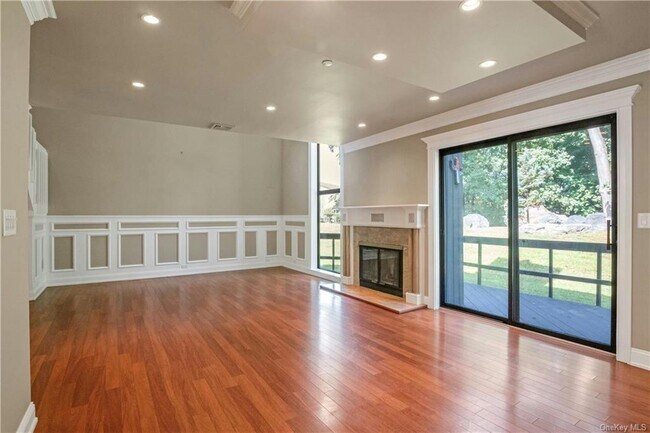 Building Photo - 126 Stone Oaks Dr