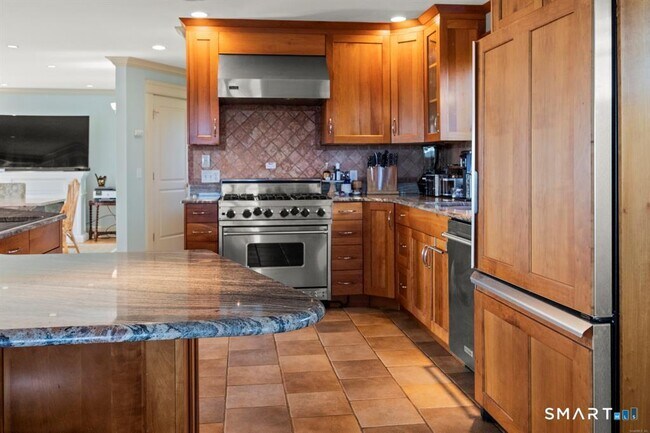 Building Photo - 4 Point Rd