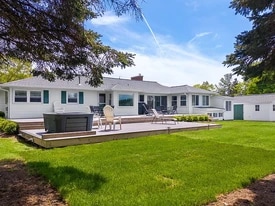 Building Photo - 18 Trafton Ln