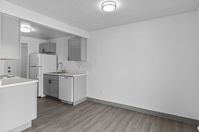 Building Photo - Coming soon! Spacious 2 bedroom 1 bathroom...