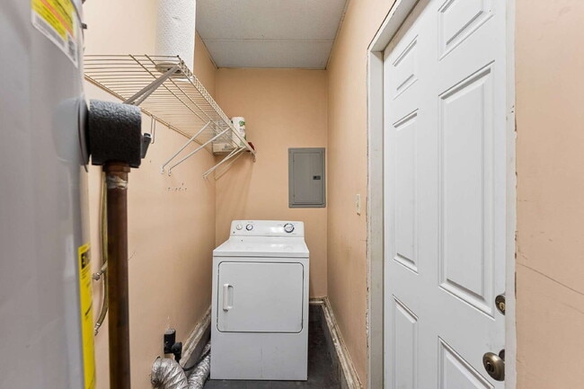 Building Photo - "Charming 3-Bedroom Retreat with Spacious Living in Murfreesboro!"