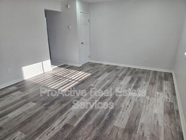 Building Photo - 9523 18th Bay St