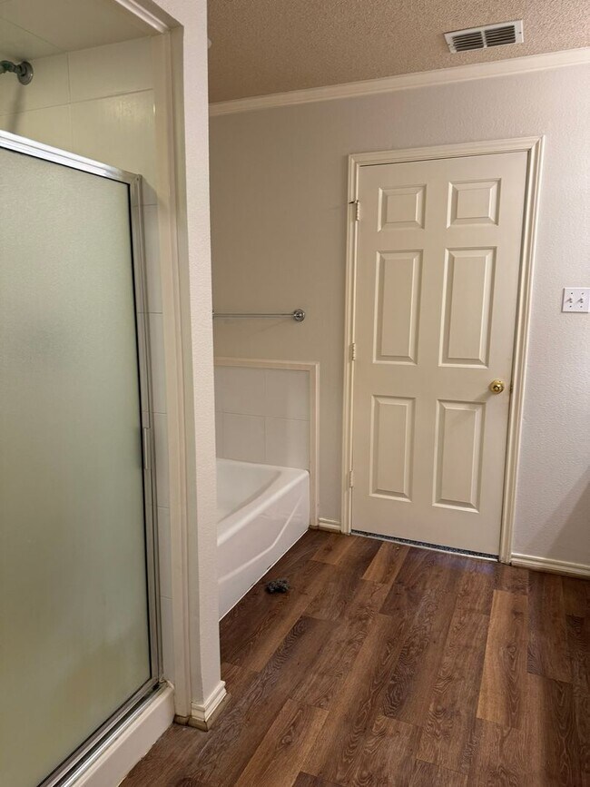 Building Photo - Shadow Hills Delight