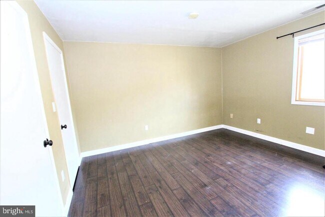 Building Photo - 604 Ravens Crest Dr