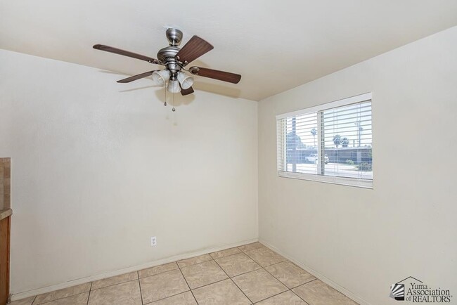 Building Photo - 1902 W 18th St