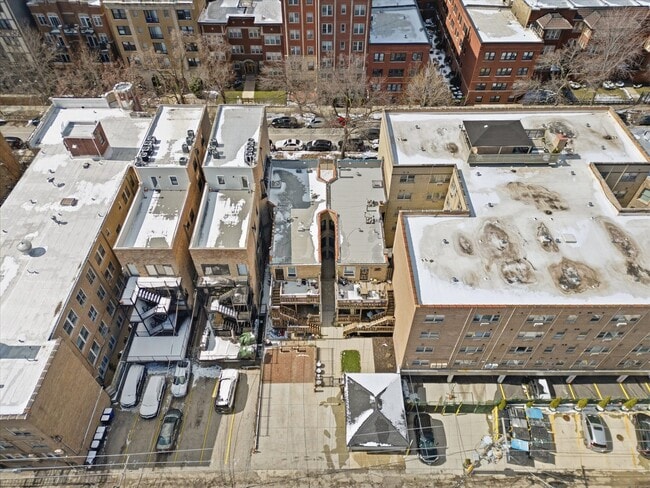 Building Photo - 5739 N Winthrop Ave