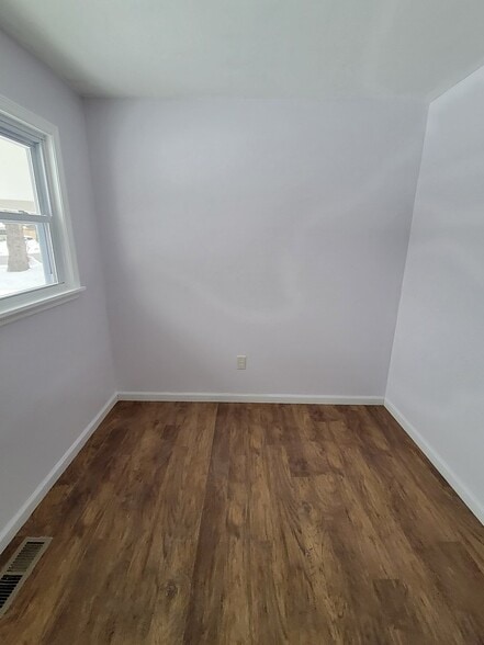 Unfurnished Bedroom 3 - 20 Princeton St