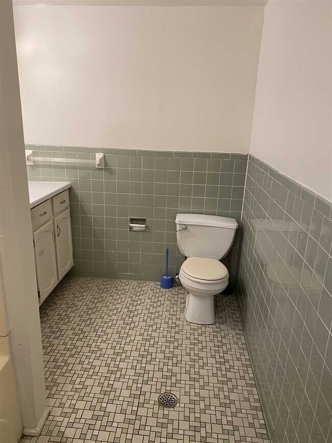 Building Photo - 139 Rombout Ave