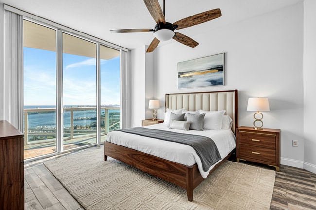 Building Photo - 231 Riverside Dr