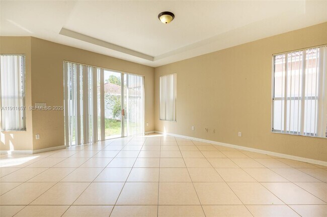 Building Photo - 1770 NE 37th Pl