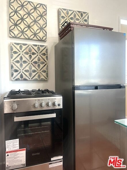 Building Photo - 1876 Alexandria Ave