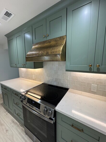 Building Photo - 886 Moore Rd