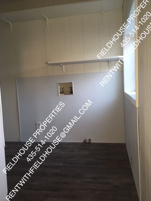 Building Photo - 42 E 400 S