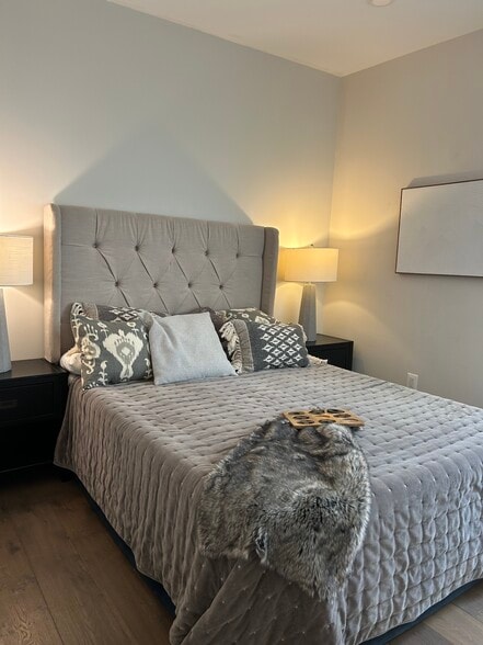 3rd bedroom or office - 417 4th St SE