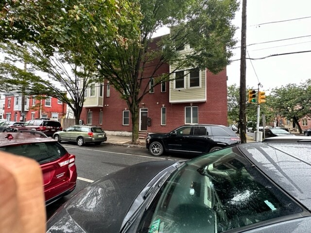Building Photo - 2100 Christian St