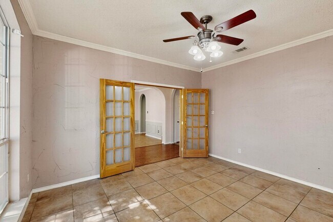 Building Photo - 165 Hirth Dr