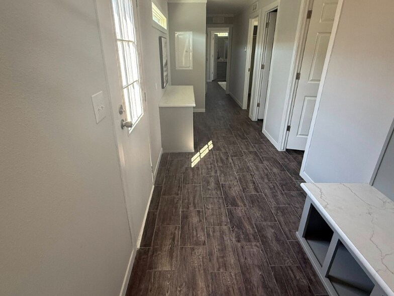 Building Photo - 10118 Falvey Lk Ln