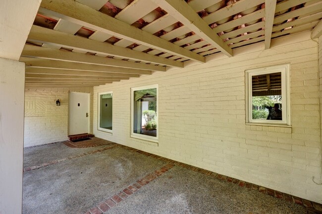 Building Photo - 4530 N Wilson Ave