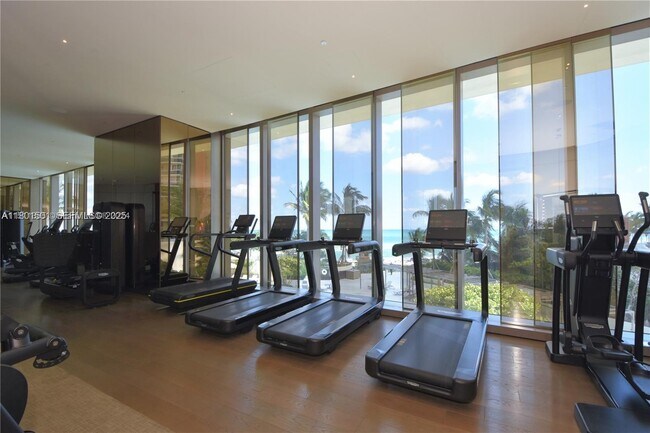 Building Photo - 18975 Collins Ave