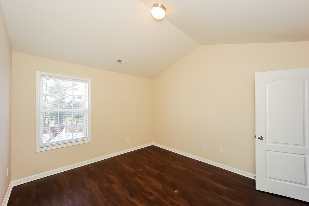 Building Photo - 605 Needle Rush Cir