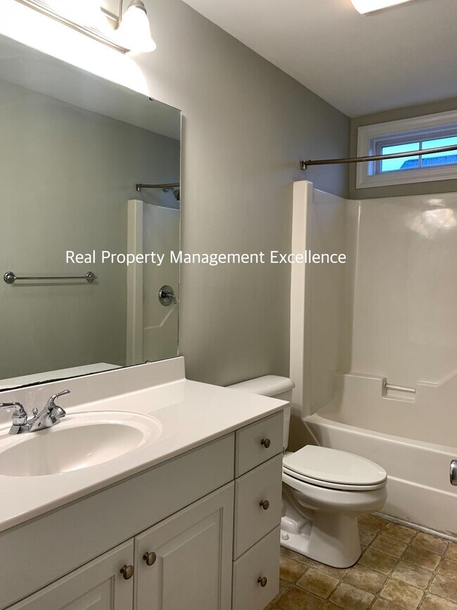 Building Photo - Spacious Corner Lot Ranch in Princeton, Fe...