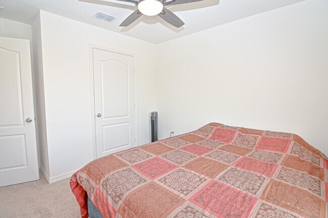 Building Photo - 695 Bay Leaf Dr