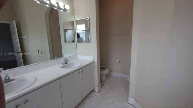 Building Photo - 12874 SW 132nd Terrace