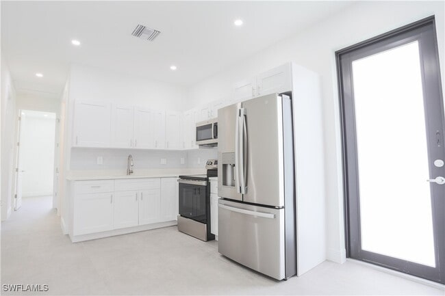 Building Photo - 10830 St Lucia Ct