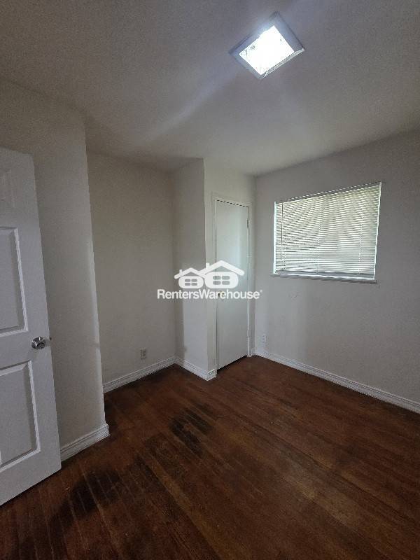 Building Photo - 10732 Spring Garden Dr