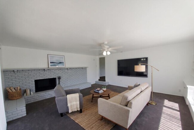 Building Photo - 15552 Cornuta Ave