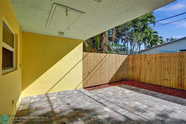 Building Photo - 902 Mandarin Isle