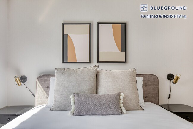 Building Photo - 4221 W Kling St