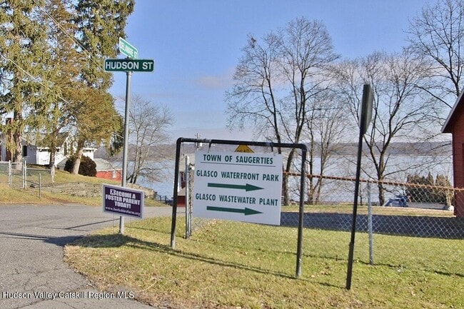 Building Photo - 87 Delaware St