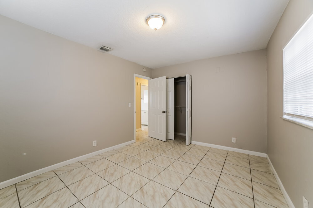 Building Photo - 521 SW 11th Dr