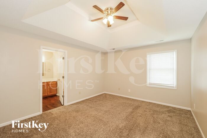 Building Photo - 16110 Spring Valley Rd