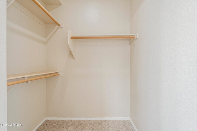 Building Photo - 2929 W Yorkshire Dr