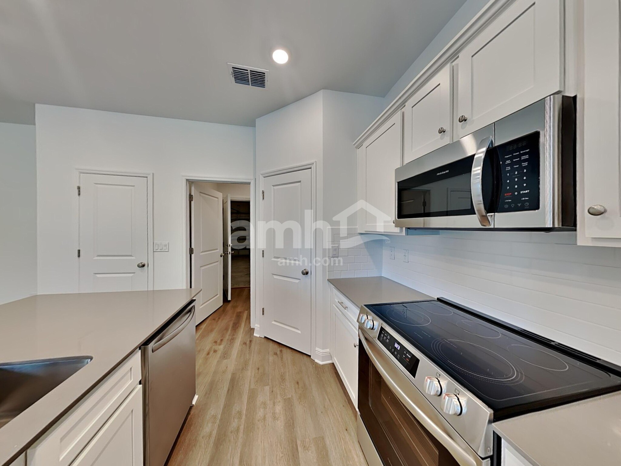 Building Photo - 6428 Atlantic Bch Ave