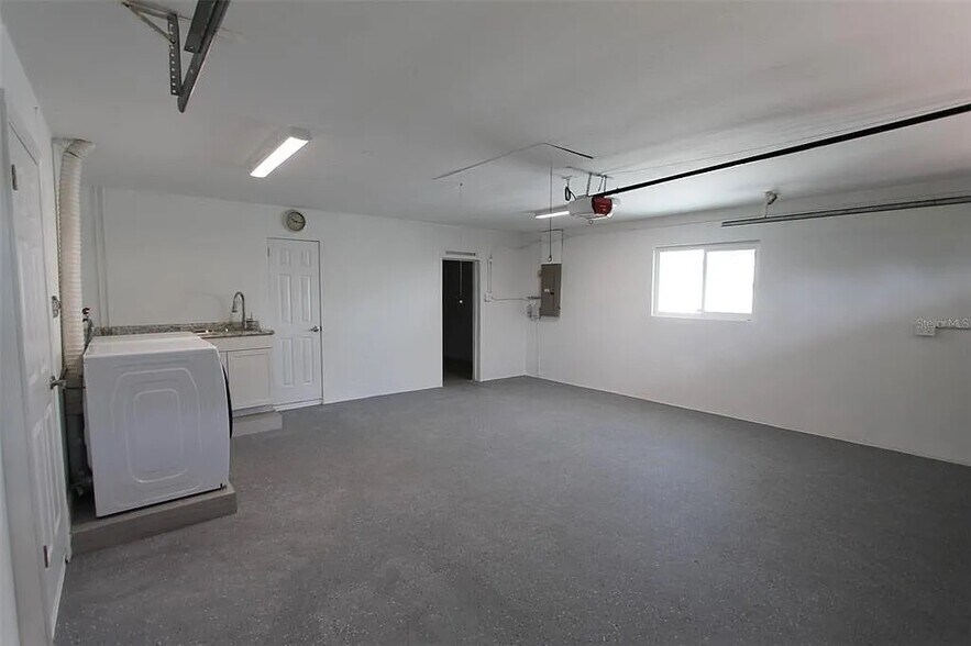 Building Photo - 5522 Yorkshire Way