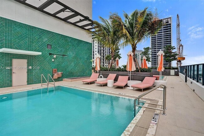 Building Photo - 11 NE 6th St