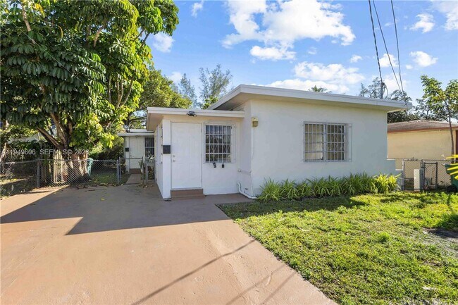 Building Photo - 8031 NW 12th Ct