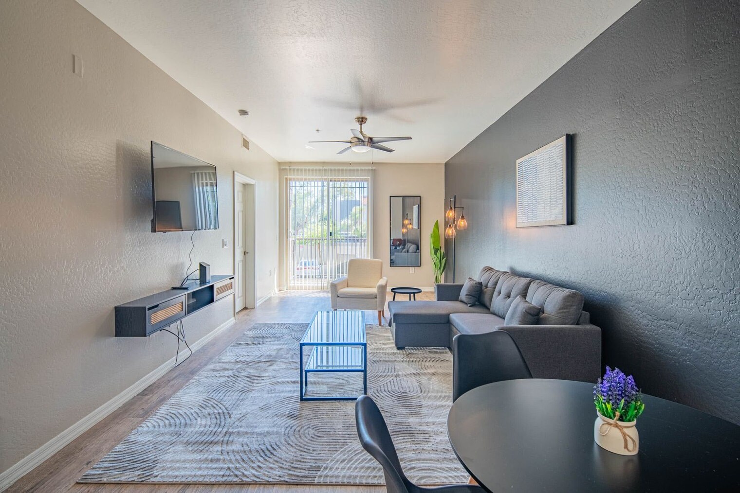 Building Photo - 1275 E University Dr