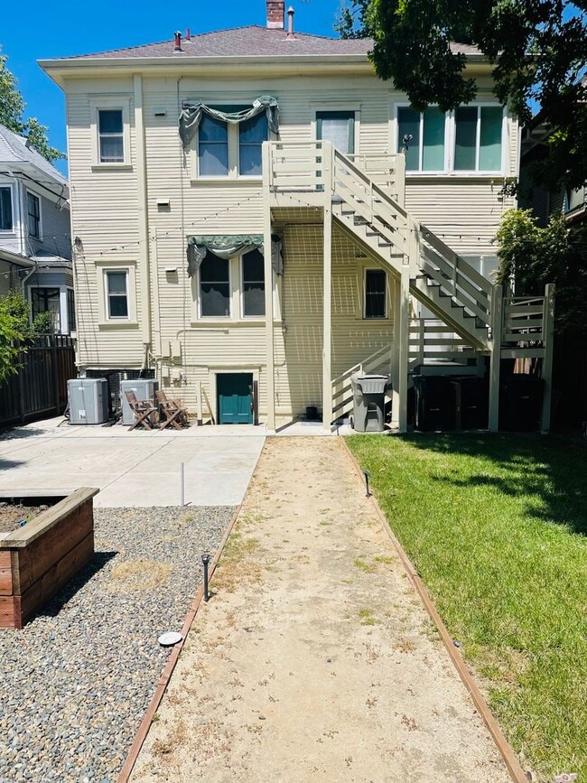 Building Photo - 2508 Capitol Ave
