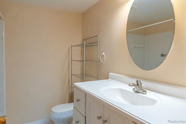 Building Photo - 19639 W 12 Mile Rd